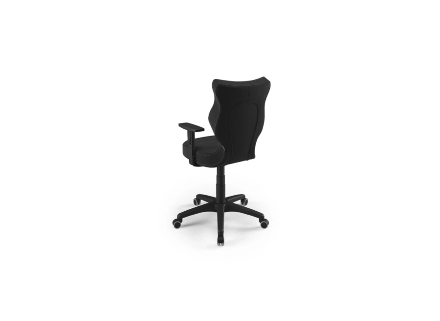 Czarny ergonomiczny fotel biurowy, widok z tyłu pod kątem.